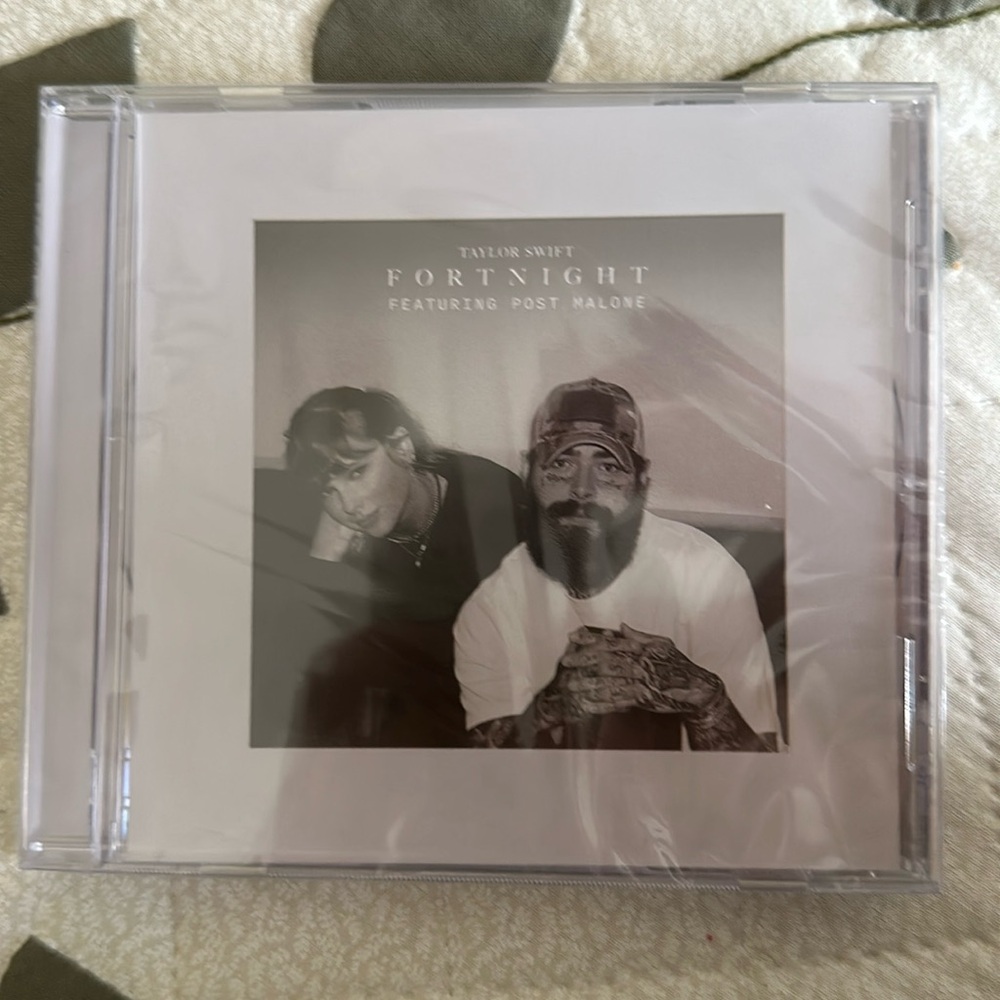 LIMITED EDITION fortnight single cd